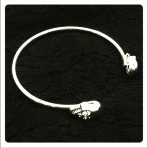 New Double Skull Head Bangle Bracelet - Silver